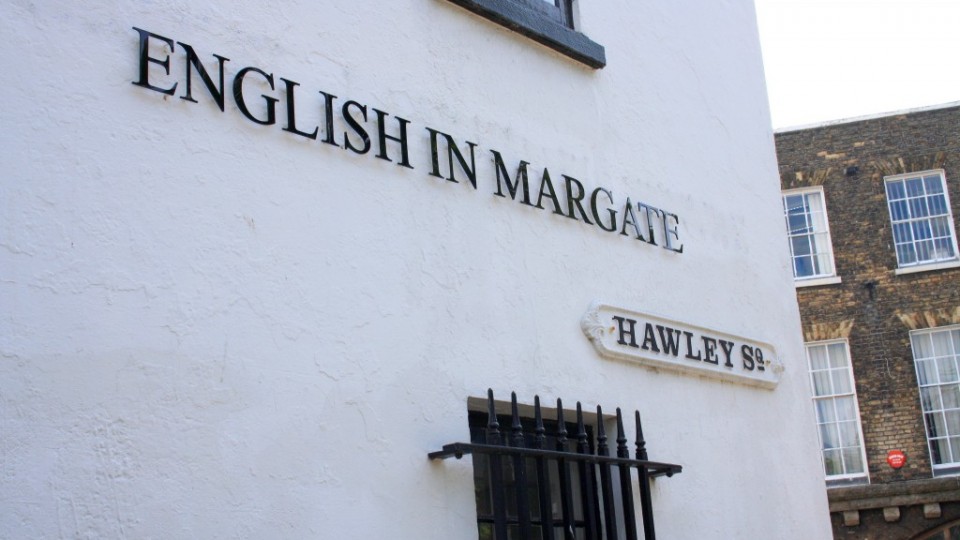 english-in-margate-sign-angle