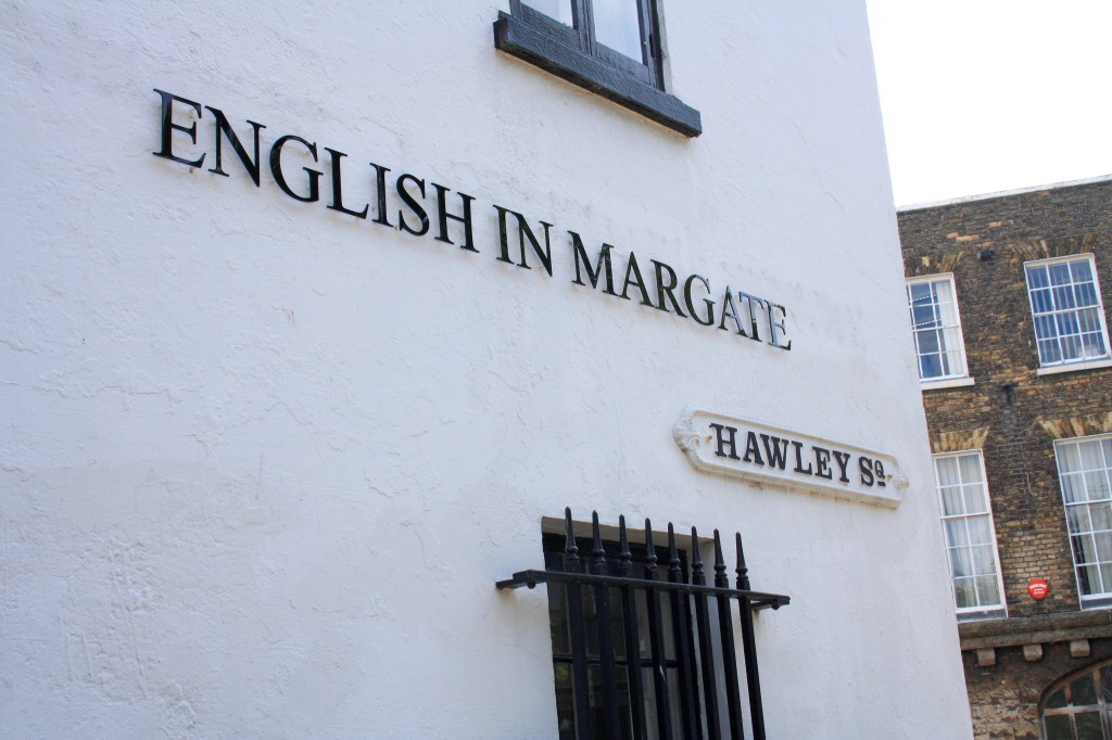 english-in-margate-sign-angle